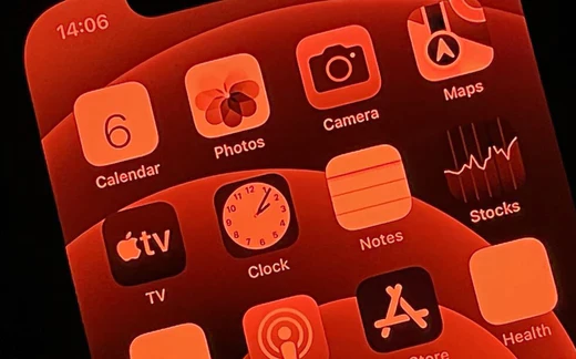 How To Turn iPhone Screen Red